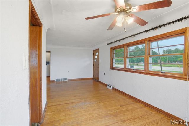 5912 N Belt W, Belleville, IL 62223