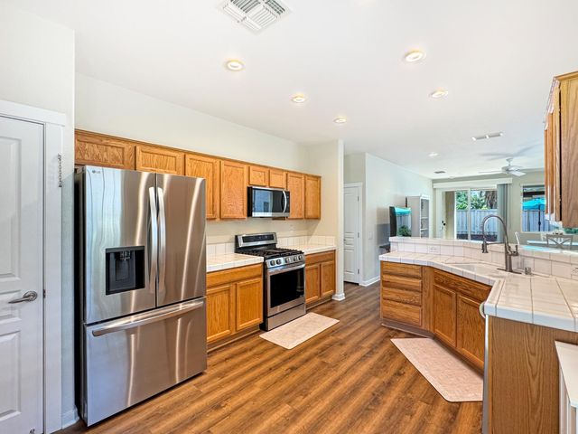 153 Whitehall Ln, Lincoln, CA 95648