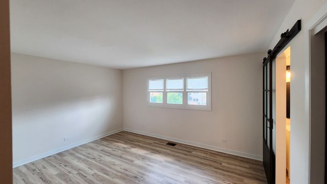 7749 Lyman Avenue, Darien, IL 60561