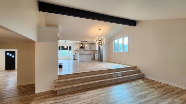 7749 Lyman Avenue, Darien, IL 60561