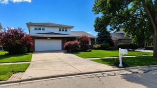 7749 Lyman Avenue, Darien, IL 60561