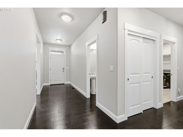 11012 Ne 2ND Ct, Vancouver, WA 98685