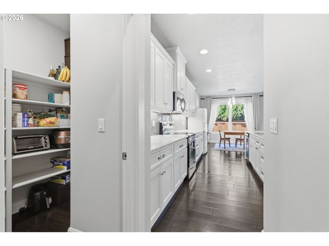 11012 Ne 2ND Ct, Vancouver, WA 98685