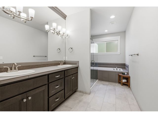 11012 Ne 2ND Ct, Vancouver, WA 98685