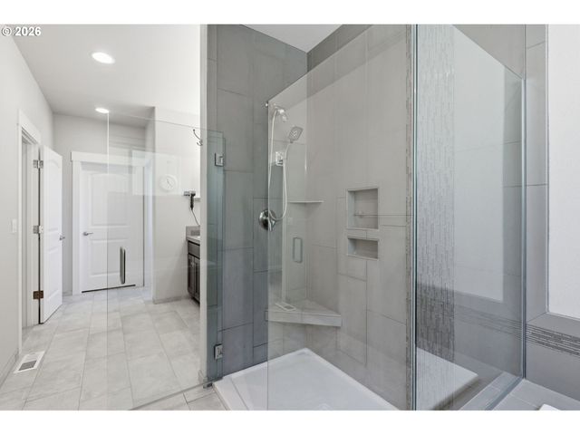 11012 Ne 2ND Ct, Vancouver, WA 98685