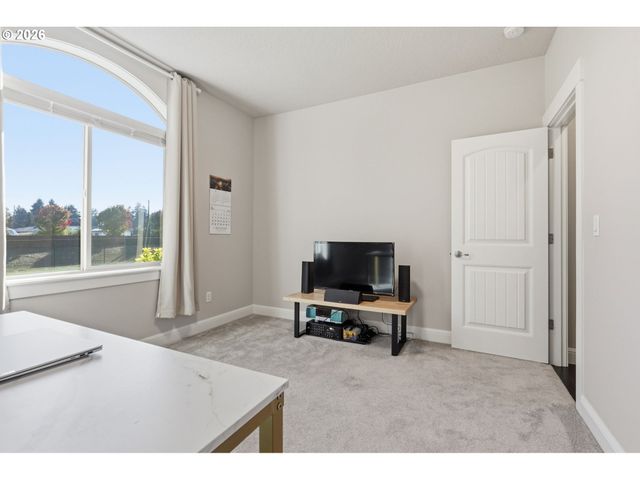 11012 Ne 2ND Ct, Vancouver, WA 98685