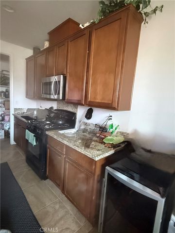 2750 E Oak Hill 21, Ontario, CA 91761