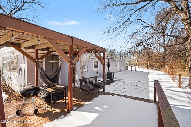 2121 Top Hill Rd, Louisville, KY 40118