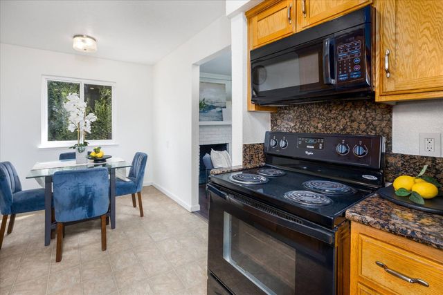 10104 Crawford Way, Sacramento, CA 95827
