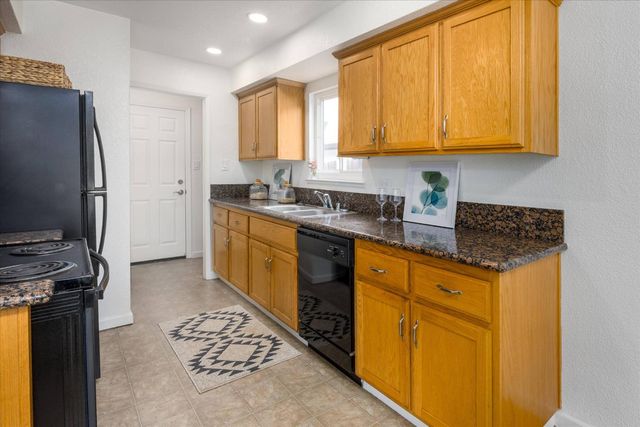10104 Crawford Way, Sacramento, CA 95827