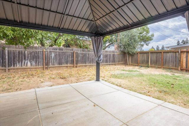 10104 Crawford Way, Sacramento, CA 95827