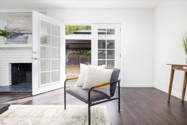 10104 Crawford Way, Sacramento, CA 95827