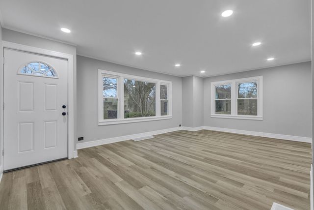 31 W US Highway 45, Vernon Hills, IL 60061