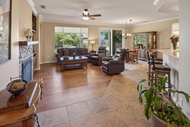 671 Violet Ln, Lincoln, CA 95648