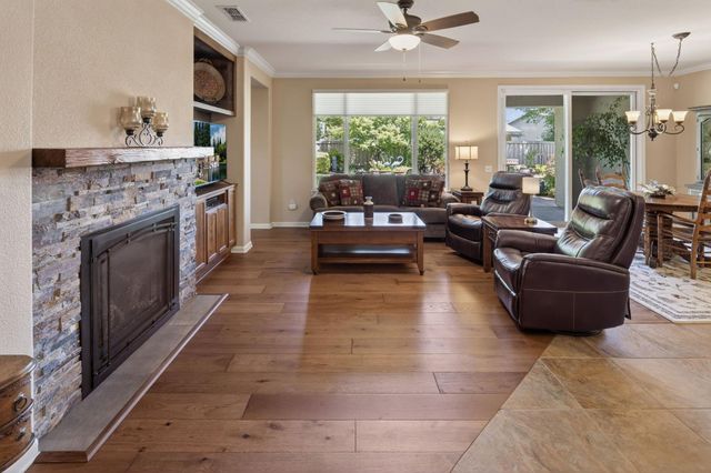 671 Violet Ln, Lincoln, CA 95648