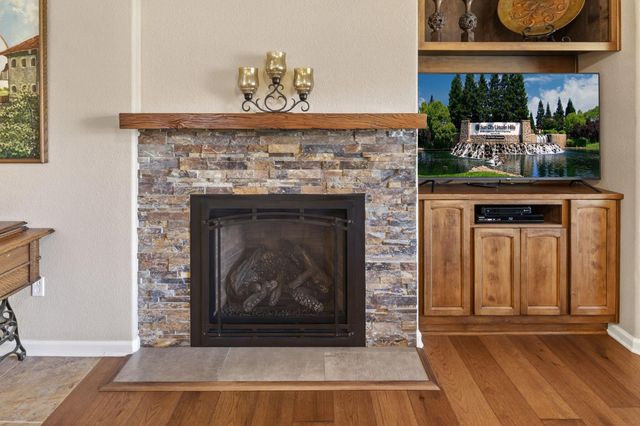 671 Violet Ln, Lincoln, CA 95648