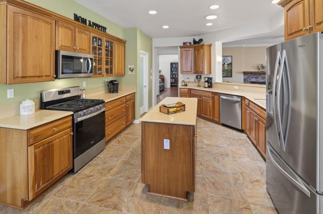671 Violet Ln, Lincoln, CA 95648
