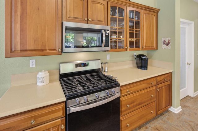 671 Violet Ln, Lincoln, CA 95648