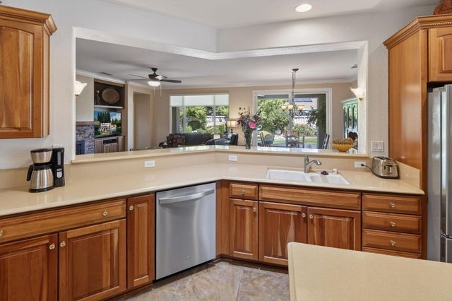 671 Violet Ln, Lincoln, CA 95648