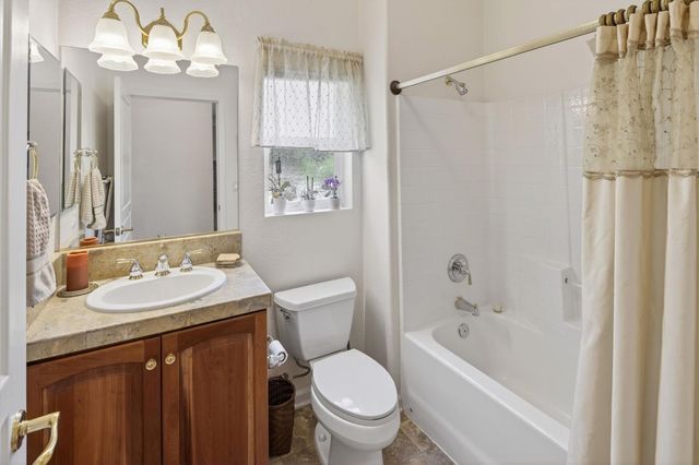 671 Violet Ln, Lincoln, CA 95648
