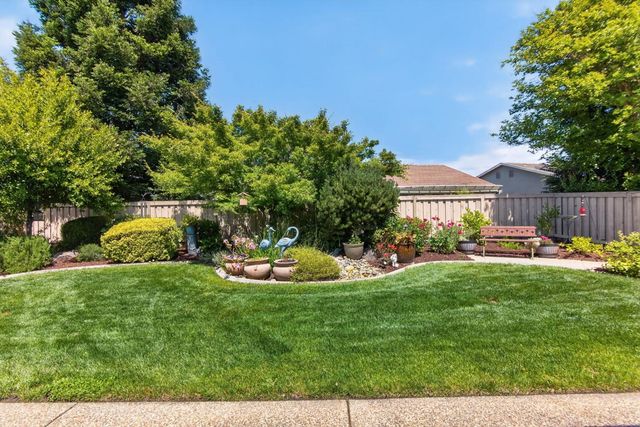 671 Violet Ln, Lincoln, CA 95648