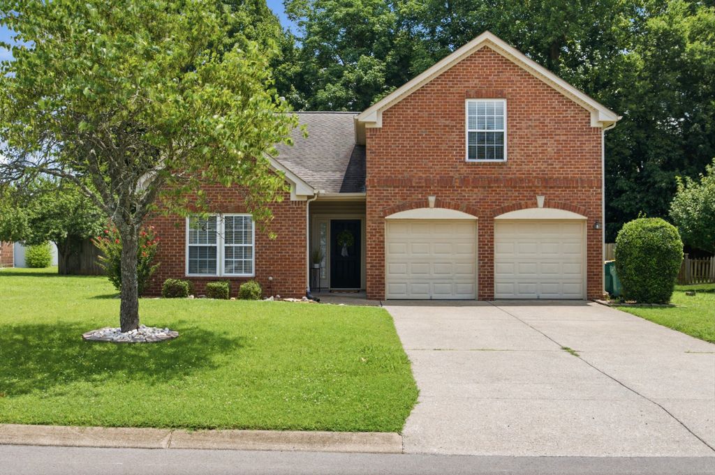 3701 Ivanora Dr, Spring Hill, TN 37174