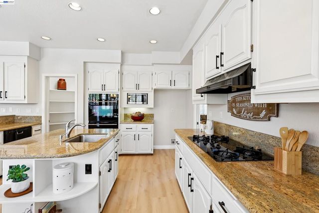 477 Obsidian Way, Clayton, CA 94517