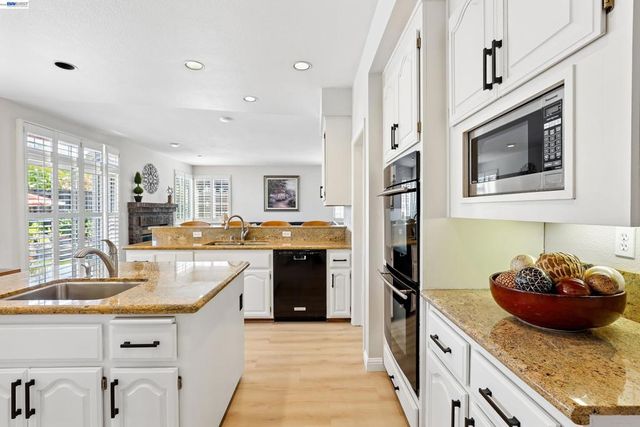 477 Obsidian Way, Clayton, CA 94517