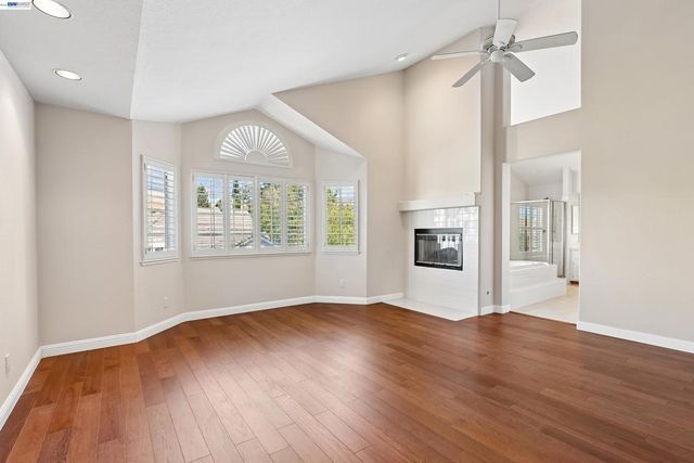 477 Obsidian Way, Clayton, CA 94517