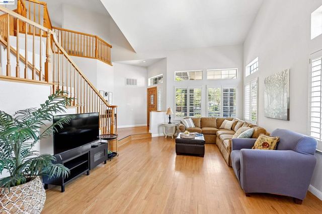 477 Obsidian Way, Clayton, CA 94517
