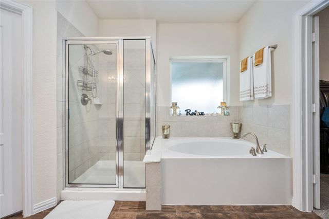 608 W Linnwood Drive, New Caney, TX 77357