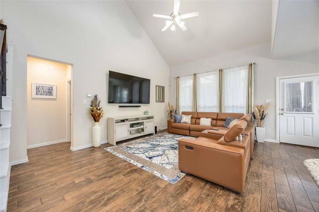 608 W Linnwood Drive, New Caney, TX 77357