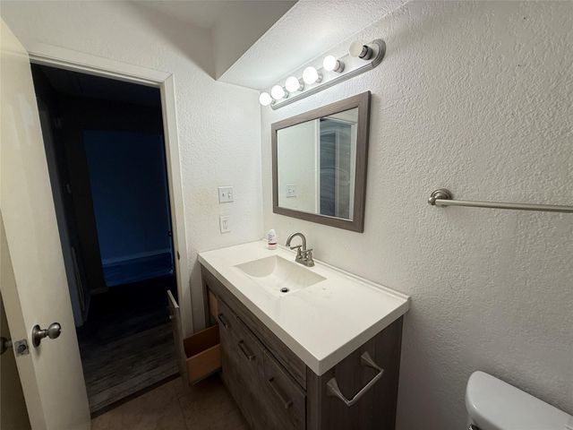 2806 Ashley Street, La Marque, TX 77568