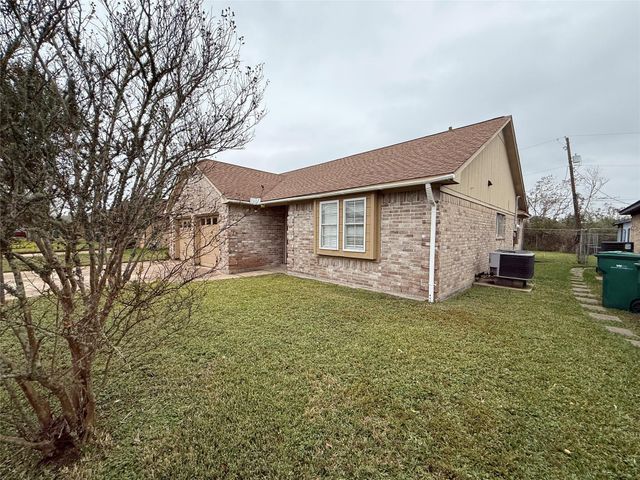 2806 Ashley Street, La Marque, TX 77568