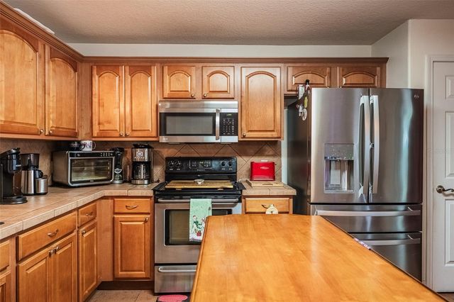 2200 BLACKWOOD DRIVE, Mulberry, FL 33860