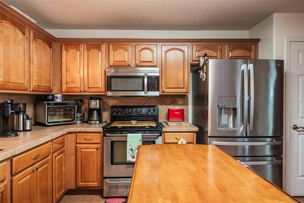 Image 11 of property listing at 2200 BLACKWOOD DRIVE, Mulberry, FL 33860