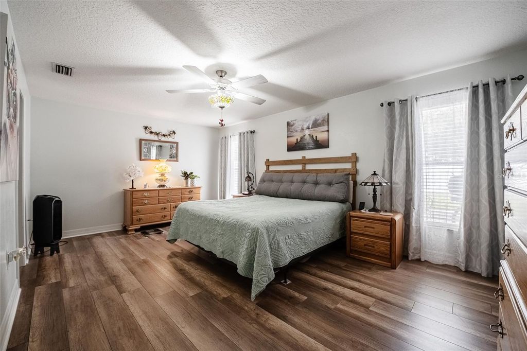 Image 12 of property listing at 2200 BLACKWOOD DRIVE, Mulberry, FL 33860