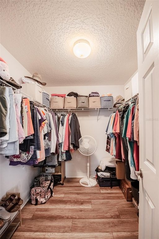 Image 17 of property listing at 2200 BLACKWOOD DRIVE, Mulberry, FL 33860