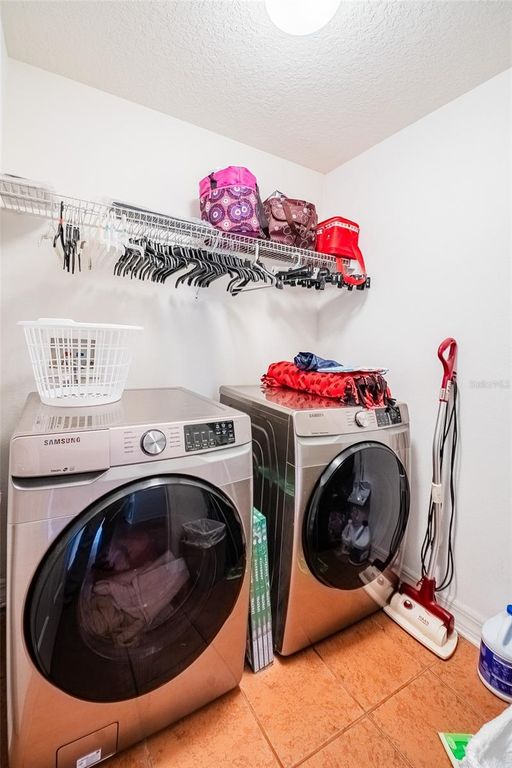 Image 23 of property listing at 2200 BLACKWOOD DRIVE, Mulberry, FL 33860