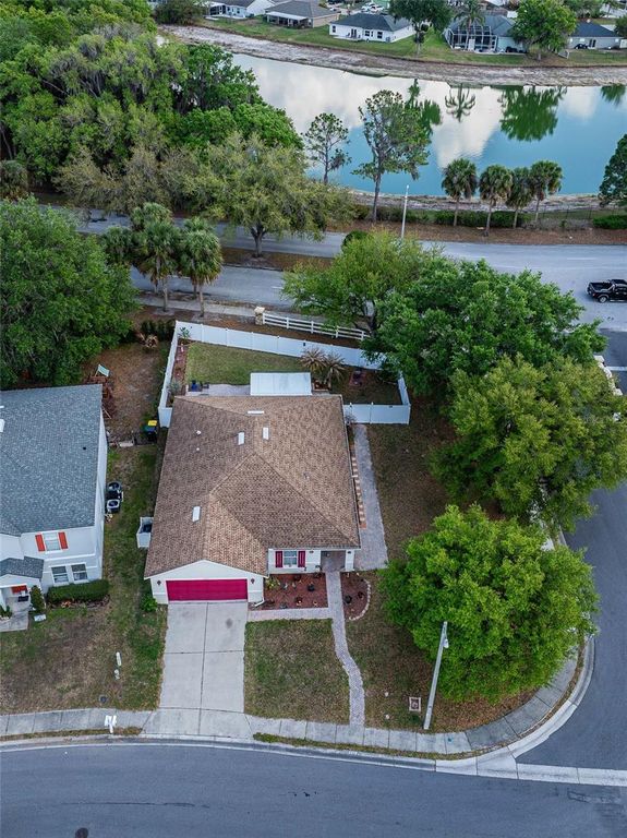 Image 33 of property listing at 2200 BLACKWOOD DRIVE, Mulberry, FL 33860