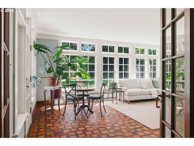 2030 S MILITARY Rd, Portland, OR 97219