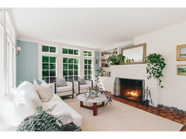 2030 S MILITARY Rd, Portland, OR 97219