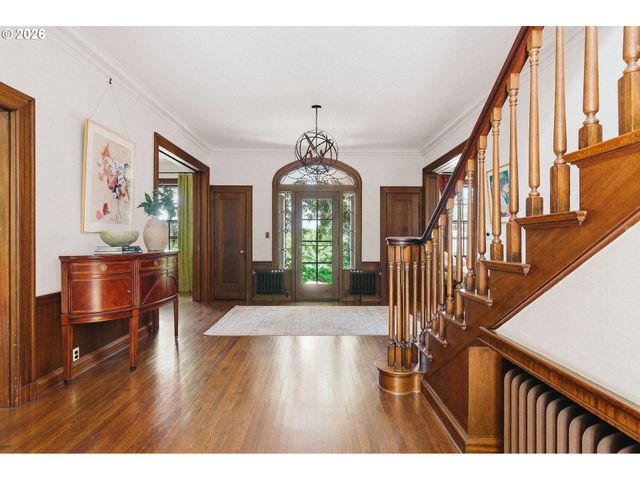 2030 S MILITARY Rd, Portland, OR 97219
