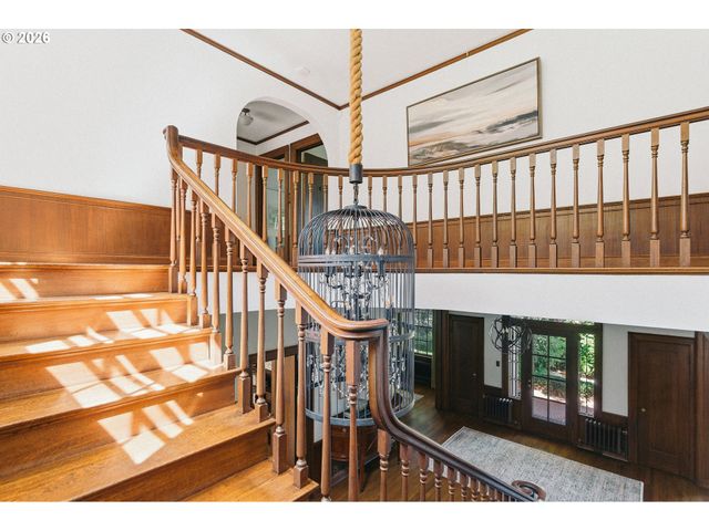 2030 S MILITARY Rd, Portland, OR 97219