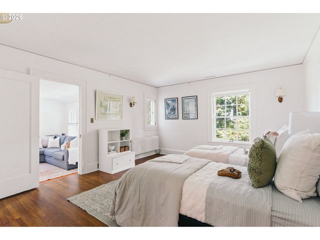 2030 S MILITARY Rd, Portland, OR 97219
