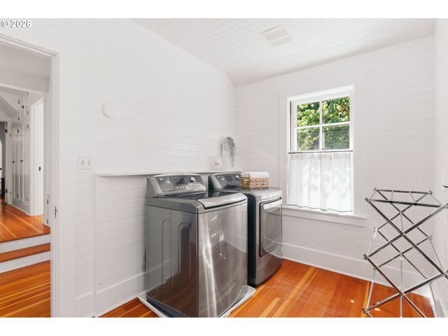 2030 S MILITARY Rd, Portland, OR 97219