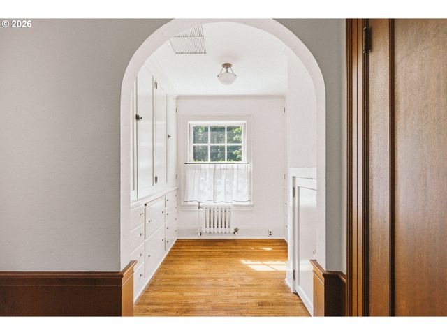 2030 S MILITARY Rd, Portland, OR 97219