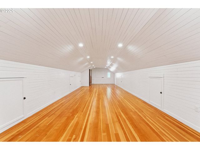2030 S MILITARY Rd, Portland, OR 97219