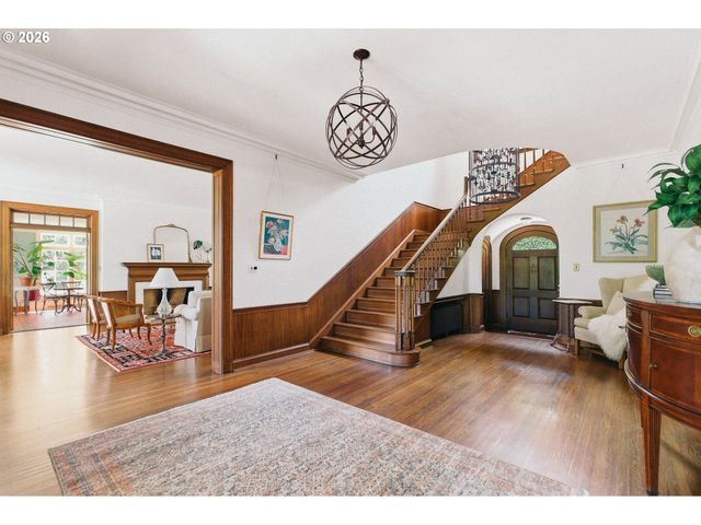 2030 S MILITARY Rd, Portland, OR 97219