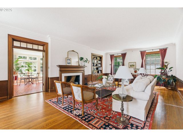 2030 S MILITARY Rd, Portland, OR 97219